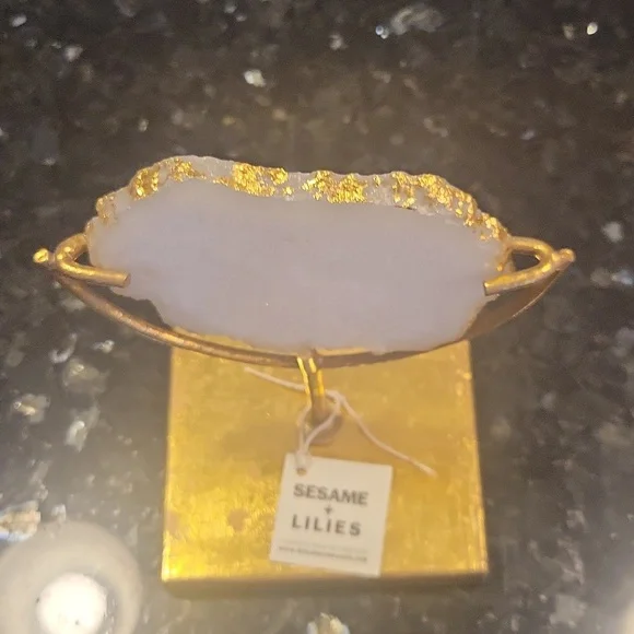 Creative co-op decorative Agate Stone slice on metal stand - Picture 2 of 5